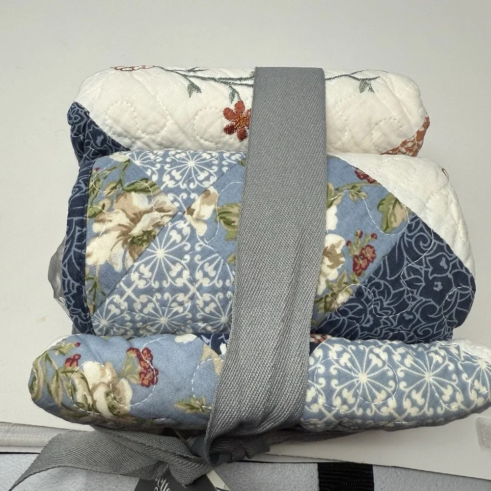 NWT Better Homes & Gardens Americana Patchwork Quilted King Pillow Shams Pair